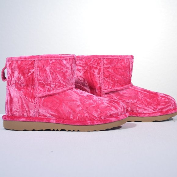 NEW UGG CLASSIC MINI II CRUSHED VELVET BOOTS, SZ 6 - Picture 1 of 8